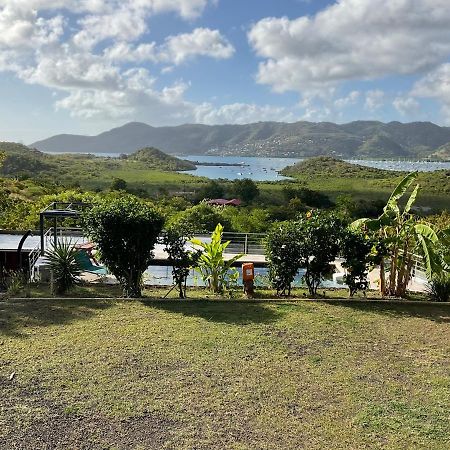 Bas De Villa Piscine Petit Versailles Sainte Anne Exteriér fotografie