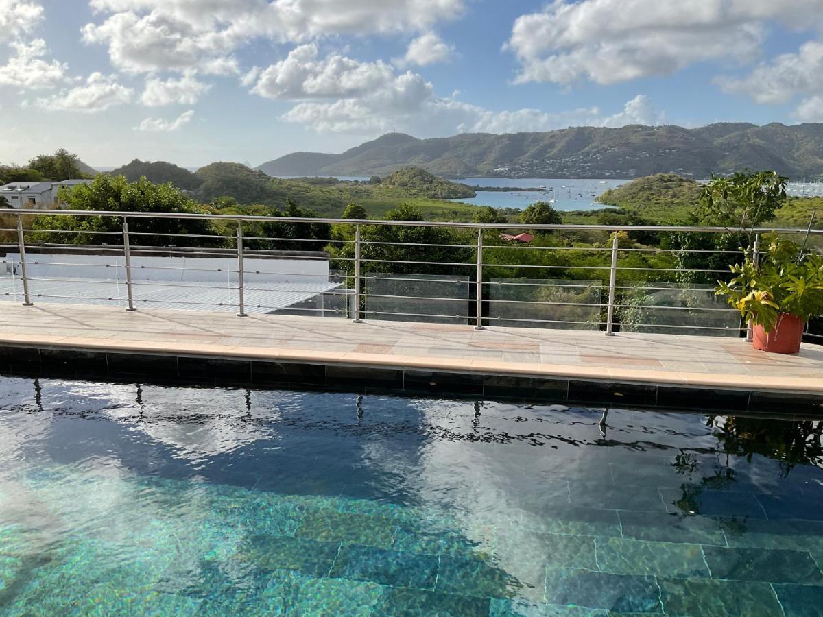 Bas De Villa Piscine Petit Versailles Sainte Anne Exteriér fotografie