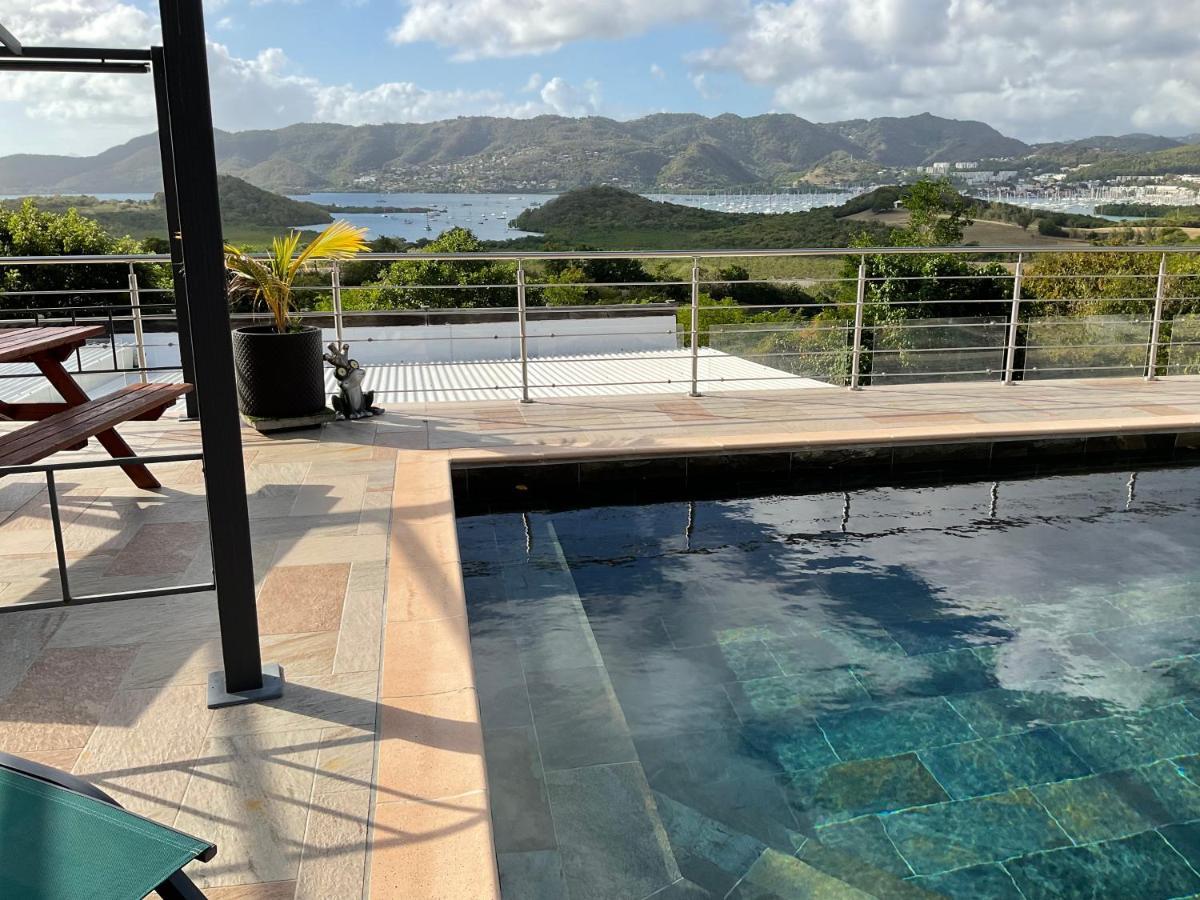 Bas De Villa Piscine Petit Versailles Sainte Anne Exteriér fotografie